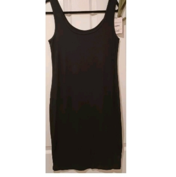 2 PC BCBGeneration SIMPLE STRETCH 2 TANK DRESSES
B - Picture 1 of 16